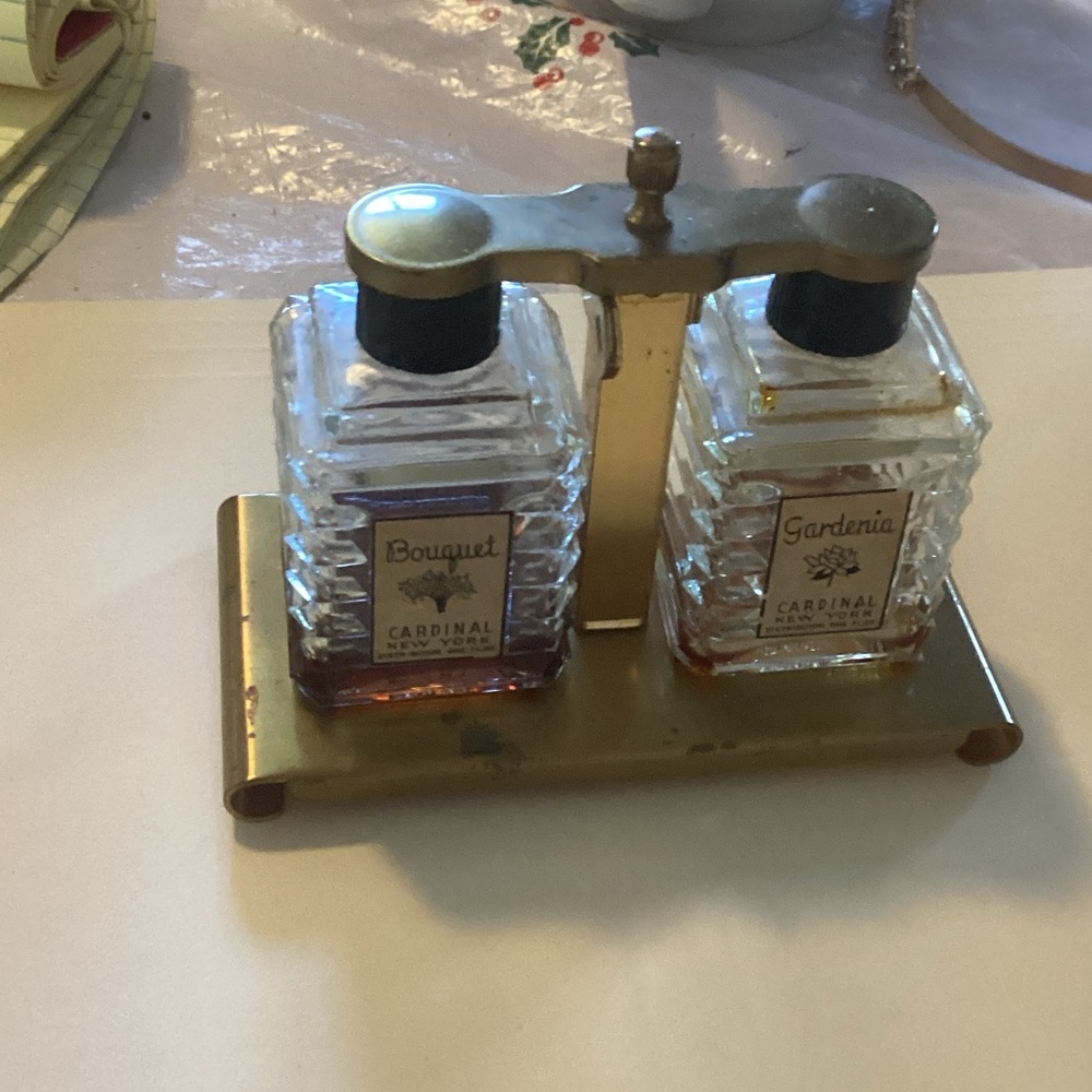 Elegant Gold and Clear Glass Bath Accessory Set